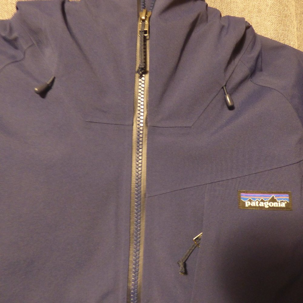 Patagonia Women's Untracked Jacket Navy S